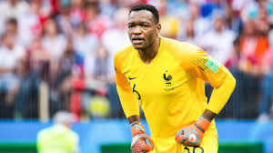 Didier Deschamps confirme Steve Mandanda en gardien numéro 2 et fera tourner contre la Tunisie