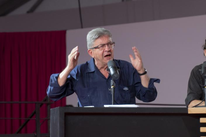 Lampedusa : Jean-Luc Mélenchon en faveur d’une « régularisation massive des migrants »