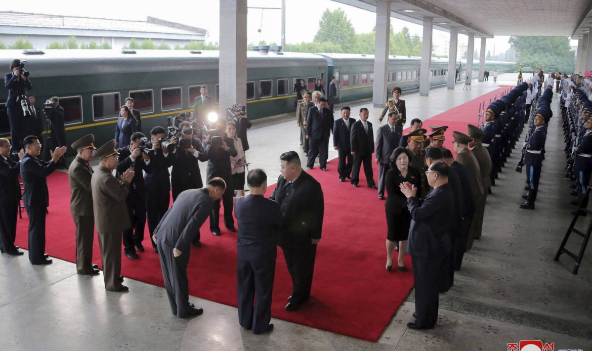 Kim Jong-un est arrivé en Russie à bord de son train blindé