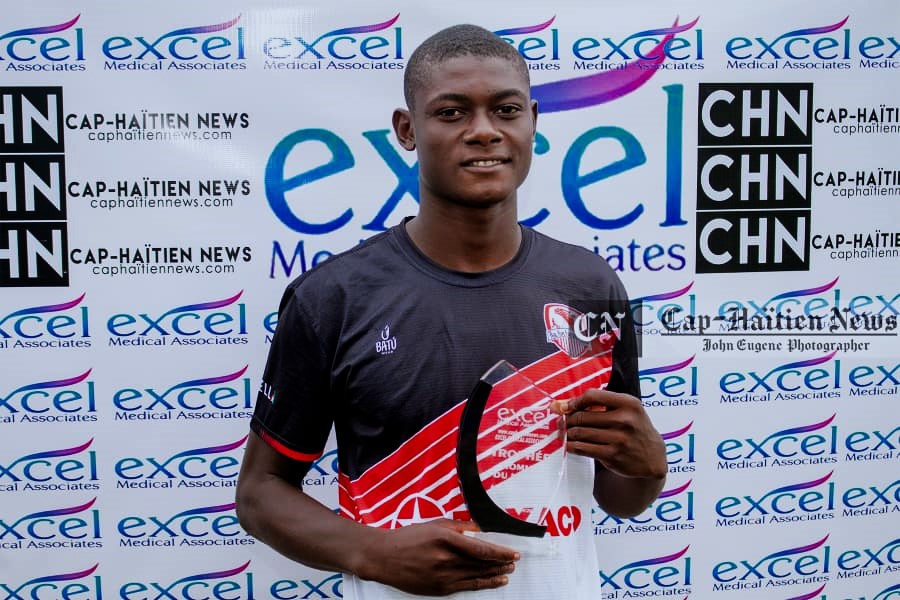 Football Jeune: Colo Myson, un défenseur central qui fait vibrer le monde du football haïtien.