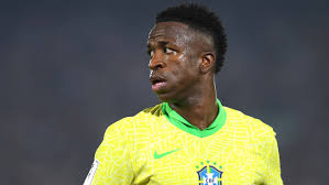 « Va te faire enc*** »: Vinicius Junior craque envers l’arbitre lors de Venezuela-Brésil