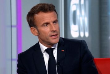« Ils sont complètement cons »: Emmanuel Macron critique le limogeage du Premier ministre haïtien