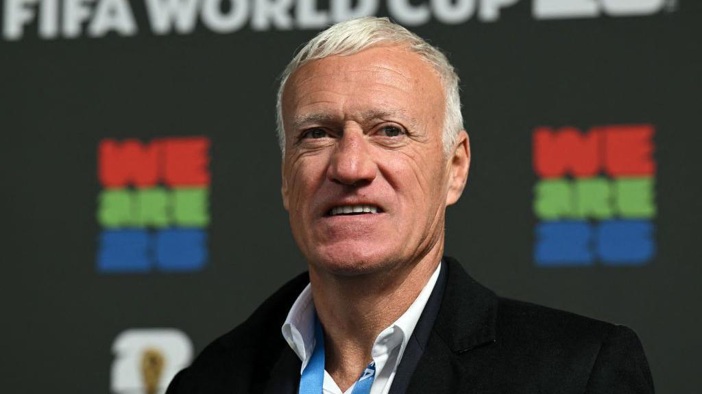 Deschamps temporise sur le Ballon d’Or : “La saison n’est pas terminée