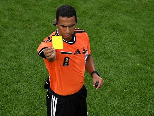 Un arbitre marocain pour diriger la finale explosive de la « Coupe du Golfe 27 » entre l&rsquo;Arabie saoudite et les Émirats arabes unis