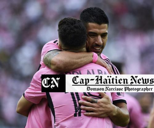 En image:La célébration des "hérons" Luis Suarez surnommé  El pisterolero,un doublé en MLS